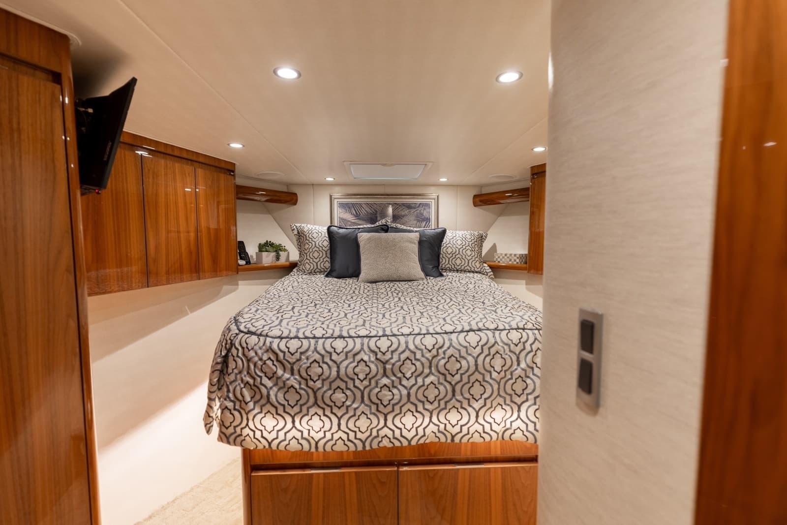 2018 52 Viking Sport Tower Wild Eagle Master Stateroom (2)