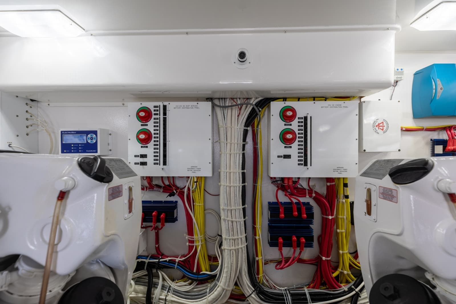 2018 52 Viking Sport Tower Wild Eagle Engine Room (1)