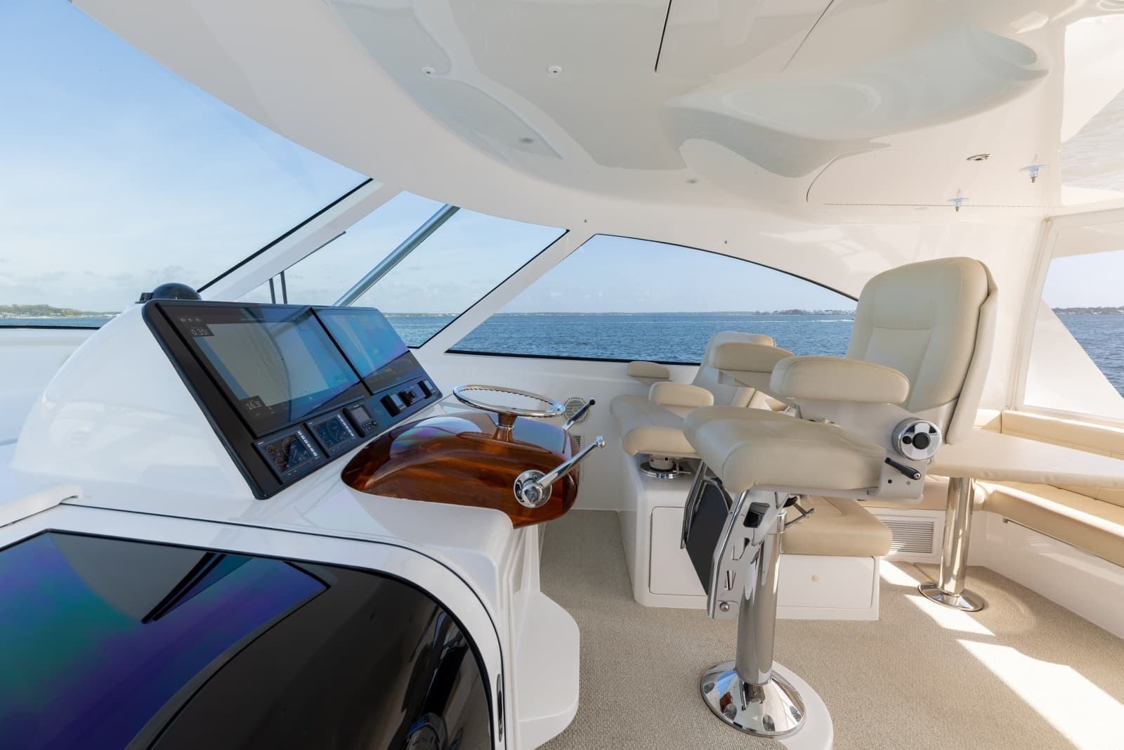 2018 52 Viking Sport Tower Wild Eagle Helm Deck (3)