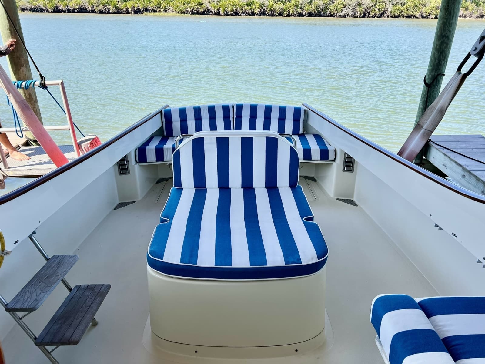 1995 Hinckley Picnic Boat 36 Classic