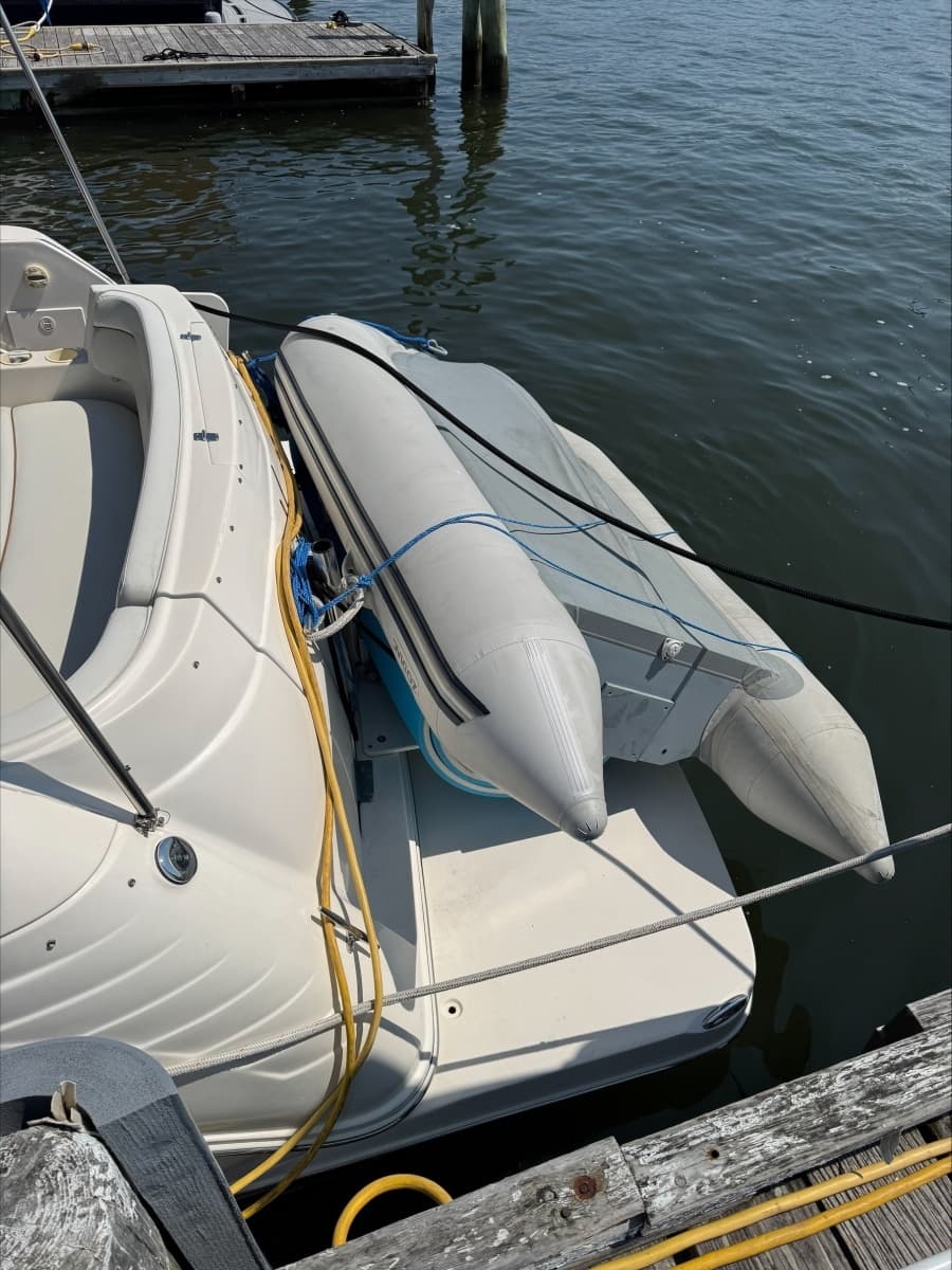 2005 Rinker Fiesta Vee 32