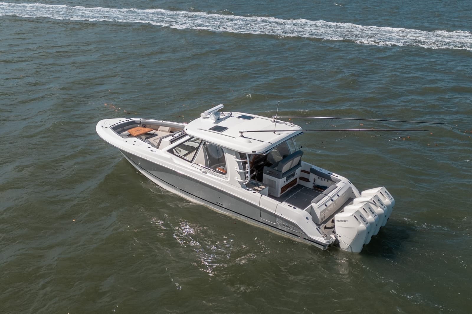 Boston Whaler 380 Realm -