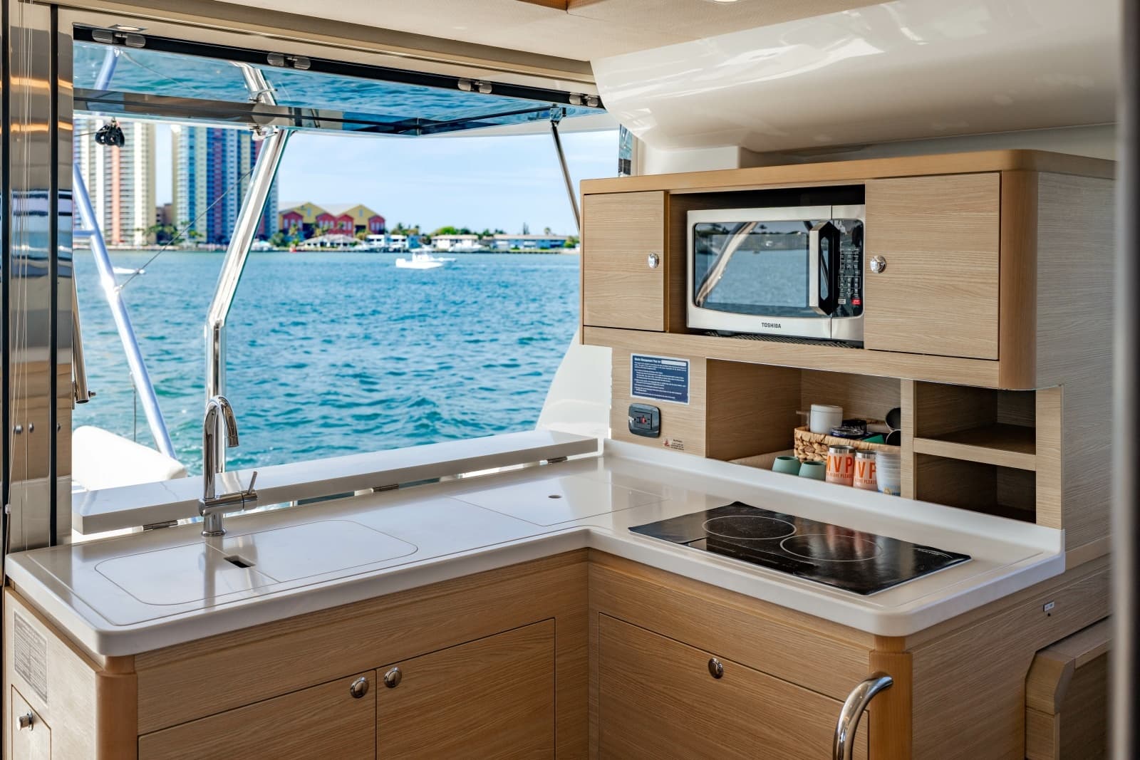 2024 Aquila 44 Yacht