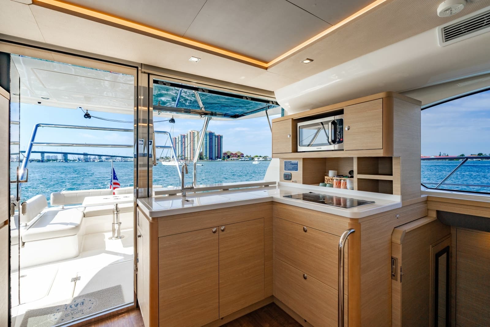 2024 Aquila 44 Yacht