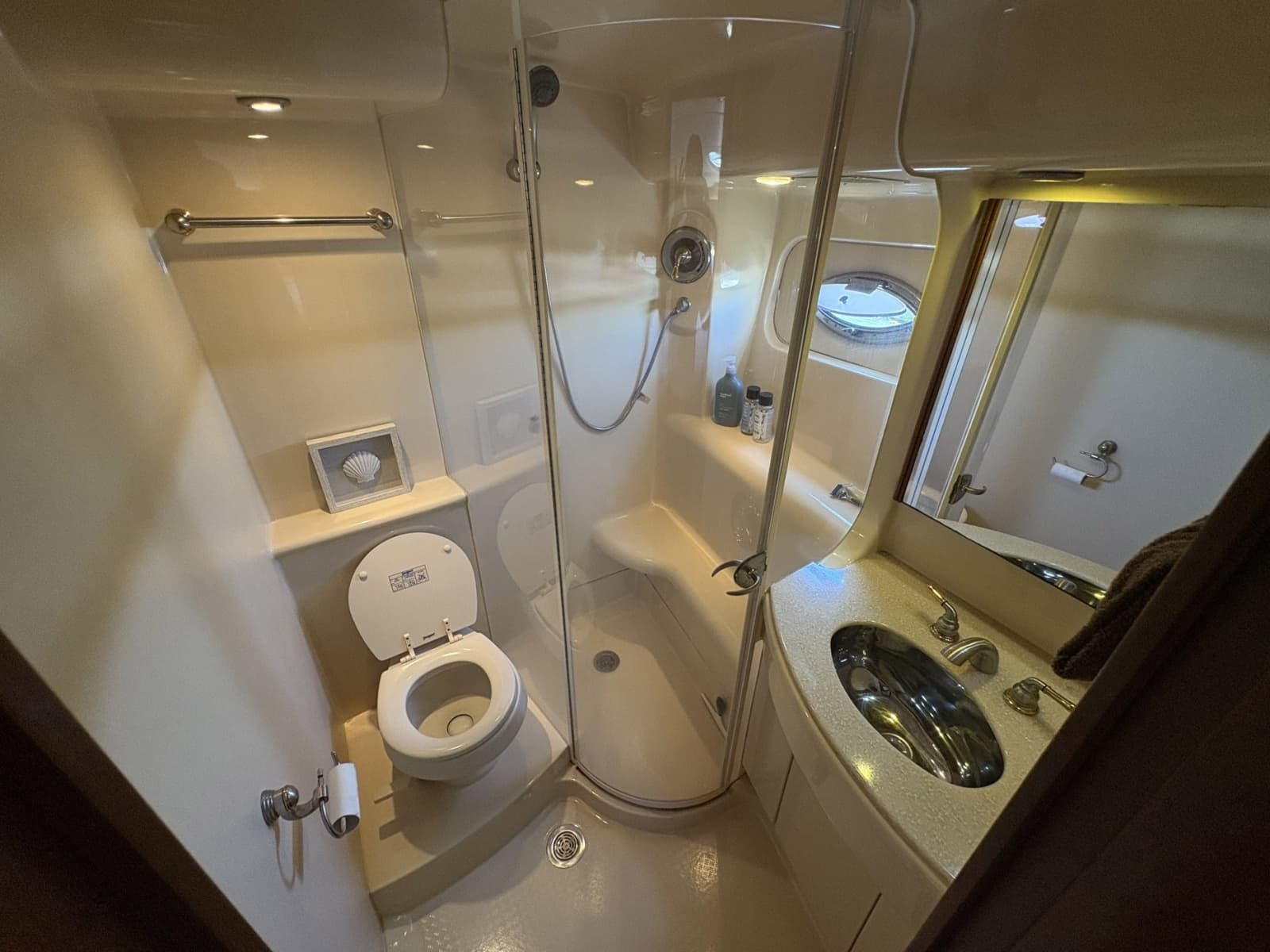 2005 Meridian 411 Sedan