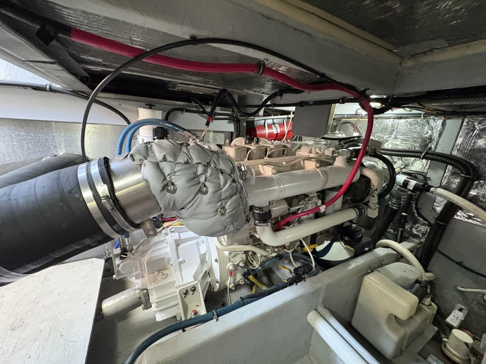 2005 Meridian 411 Sedan