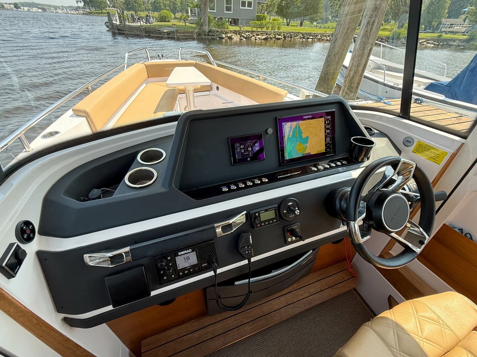2021 Axopar 28 Cabin