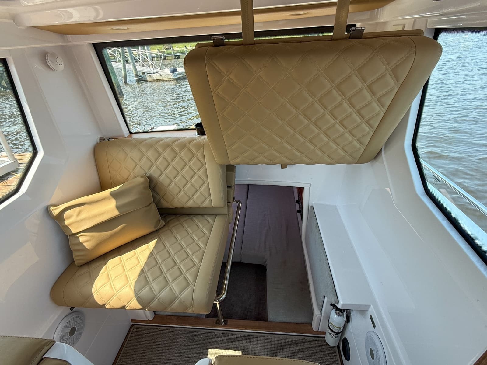 2021 Axopar 28 Cabin