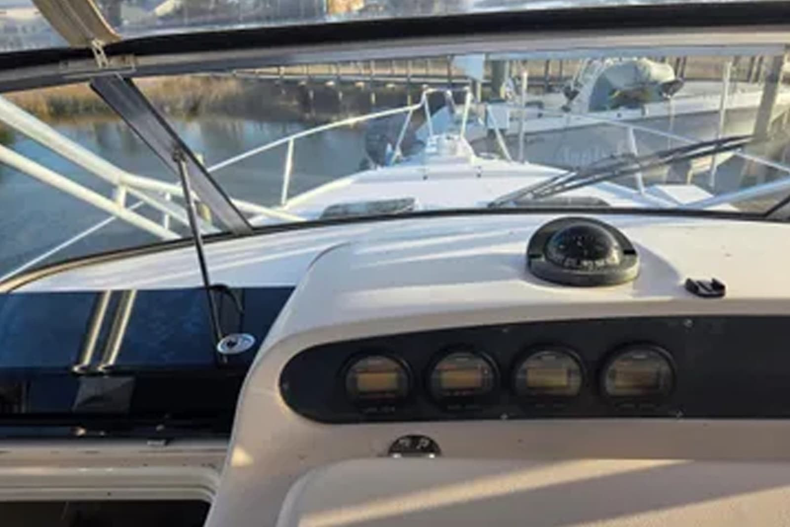 2004 Grady-White Express 330