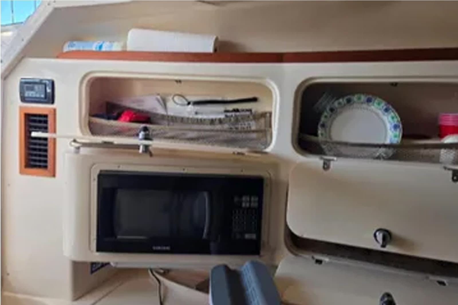 2004 Grady-White Express 330