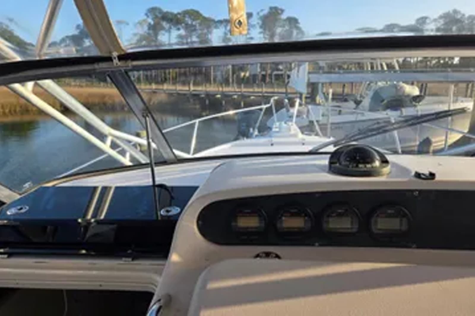 2004 Grady-White Express 330