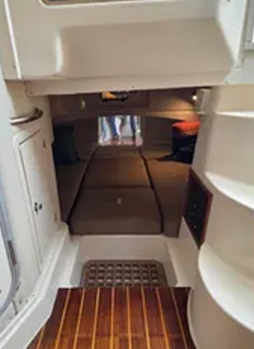 2004 Grady-White Express 330