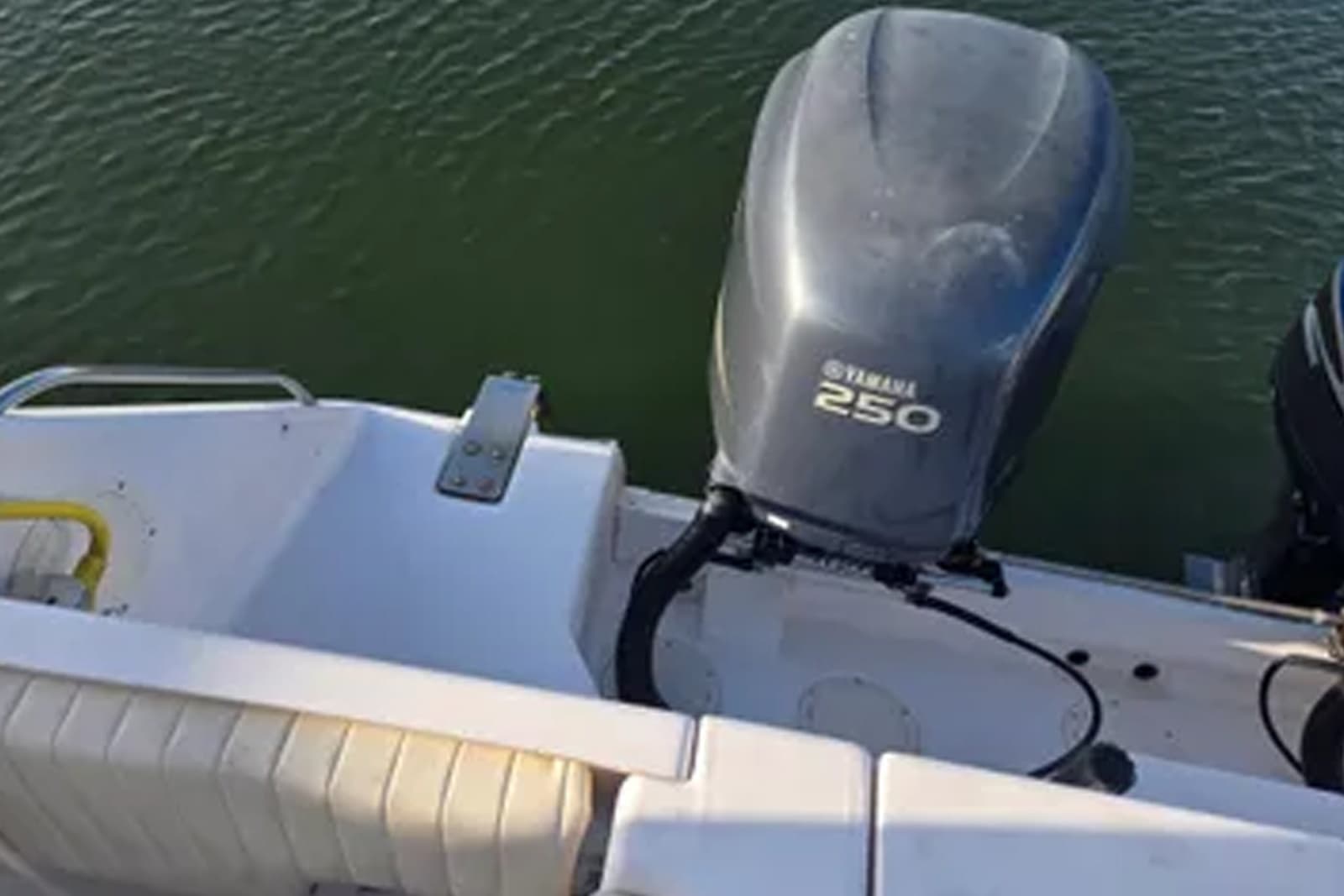 2004 Grady-White Express 330