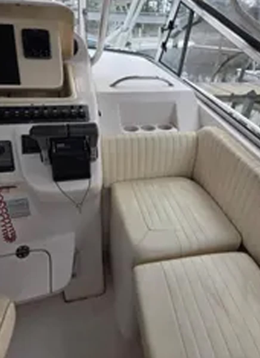 2004 Grady-White Express 330