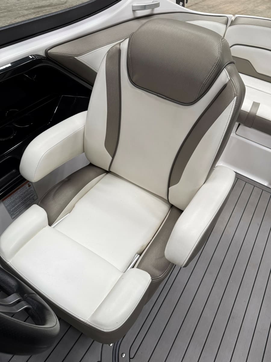 2018 Yamaha Boats 212 Limited S