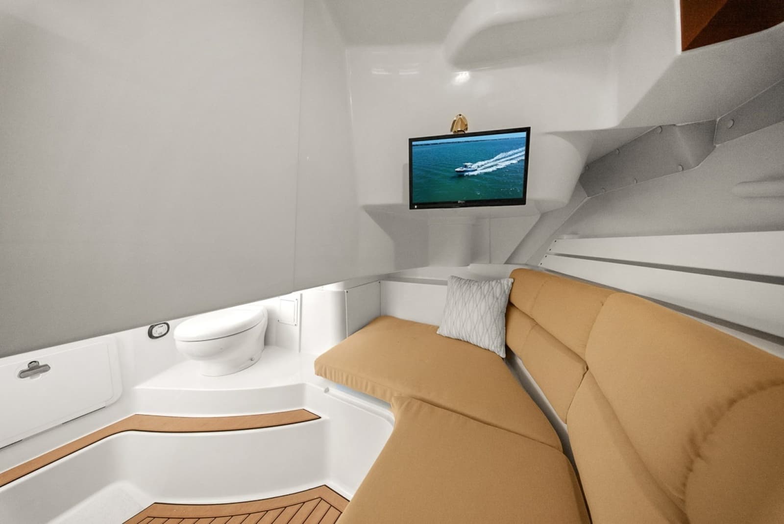 2018 Edgewater 280CX