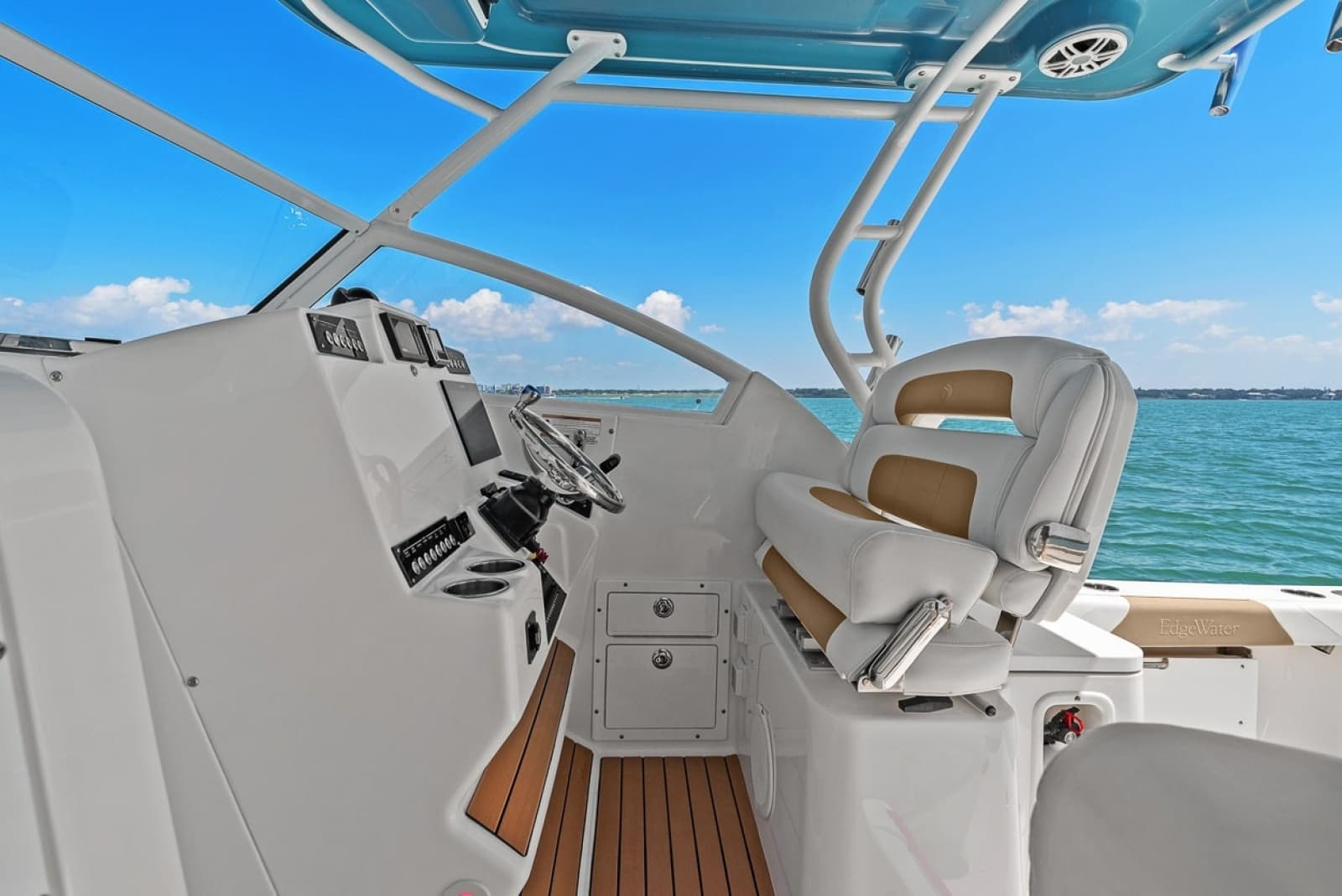 2018 Edgewater 280CX