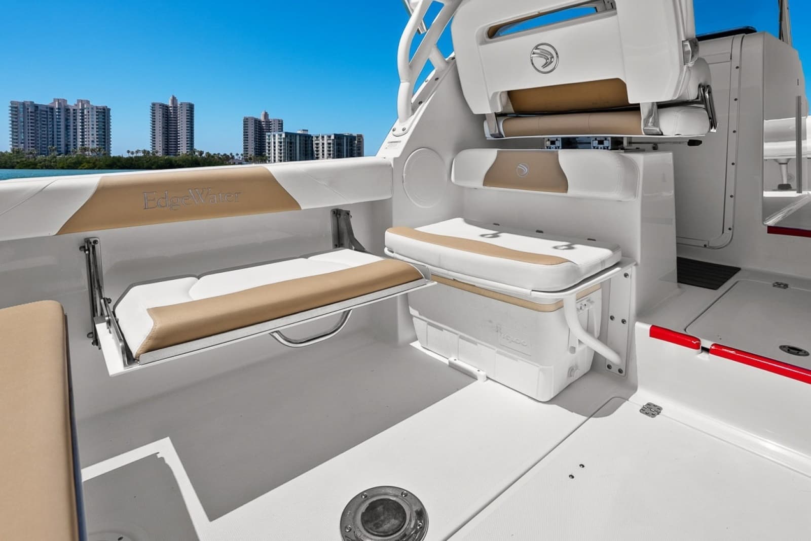 2018 Edgewater 280CX