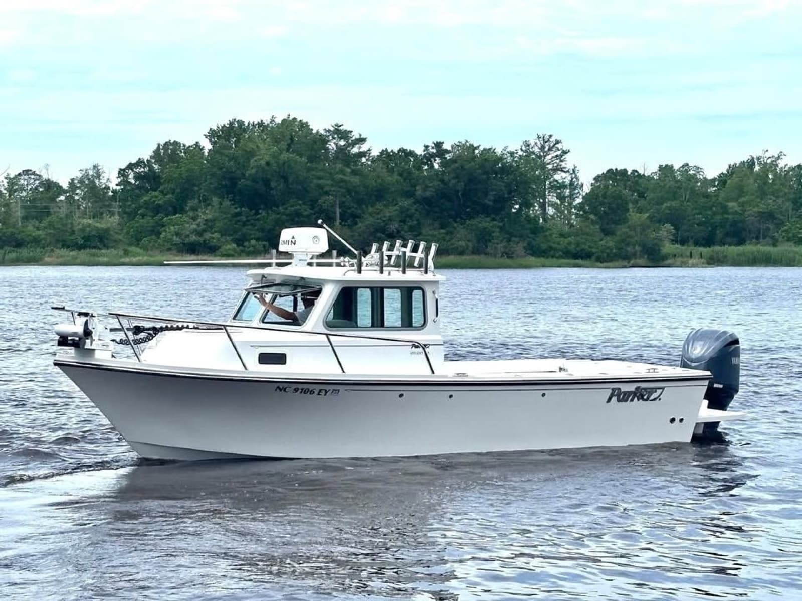 2022 Parker 2320 Sport Cabin