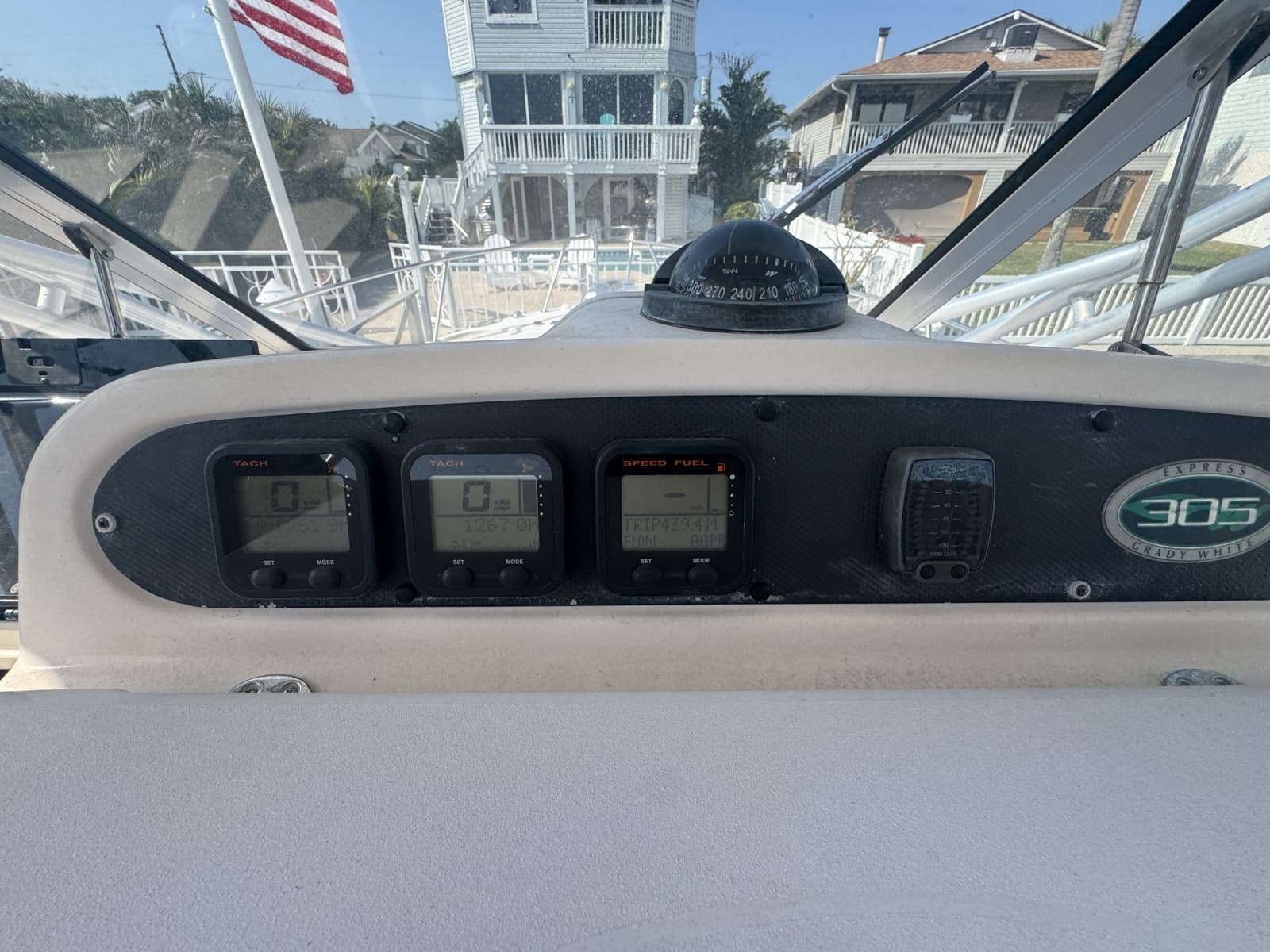 2007 Grady-White 305 Express