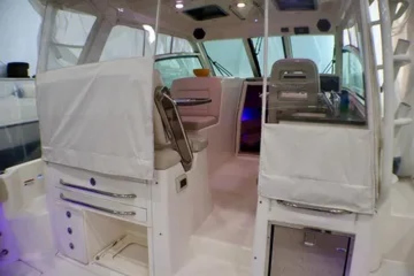 2020 Boston Whaler Conquest