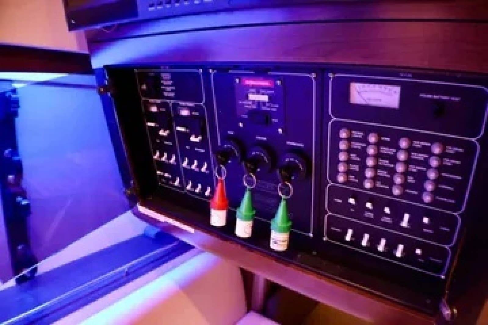 2020 Boston Whaler Conquest