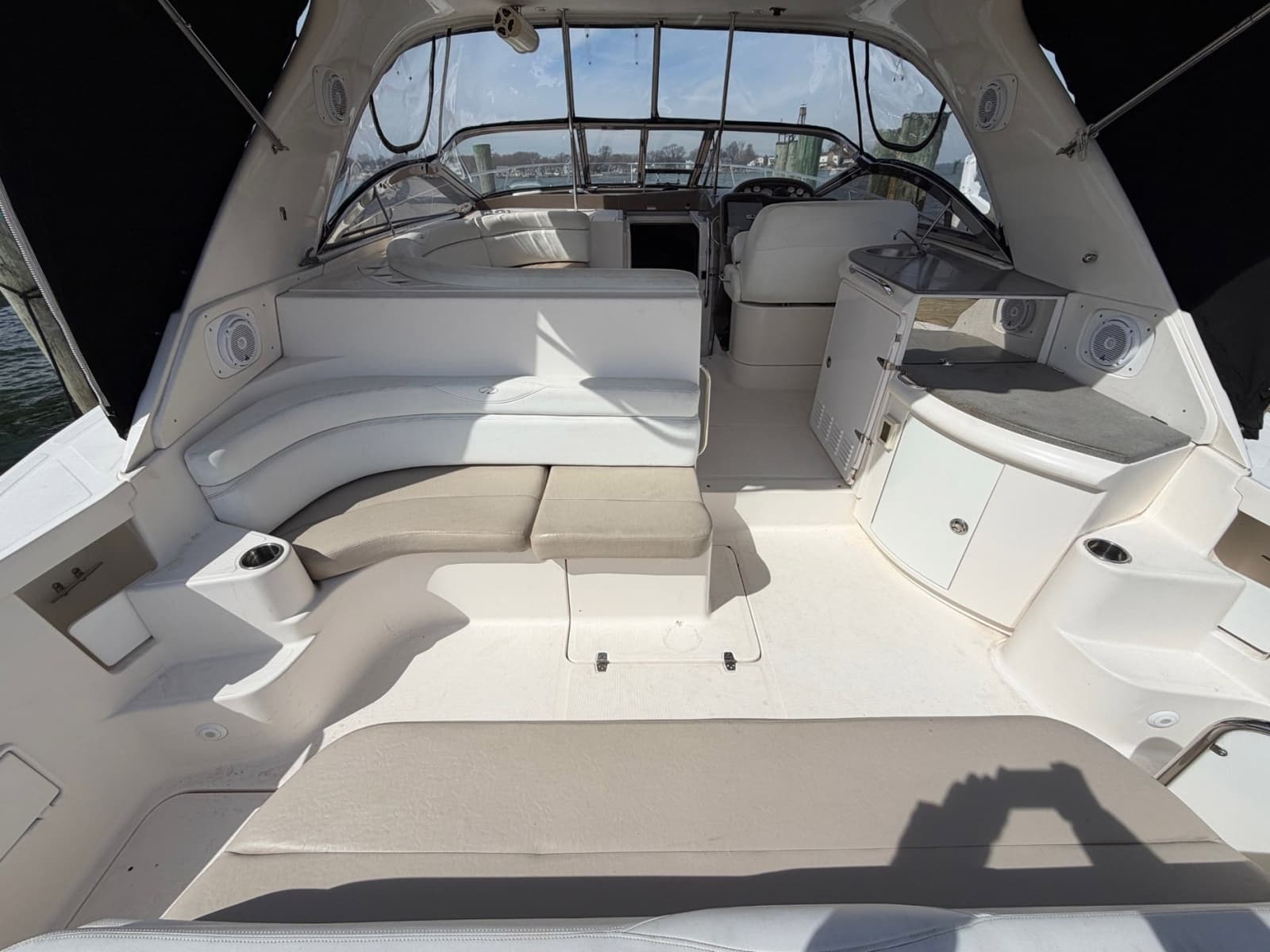 2005 Regal Commodore 4260