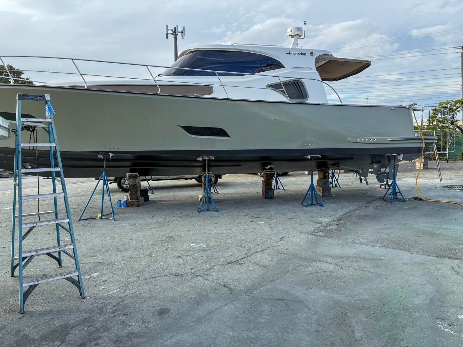 2019 Monachus Issa 45 Issa