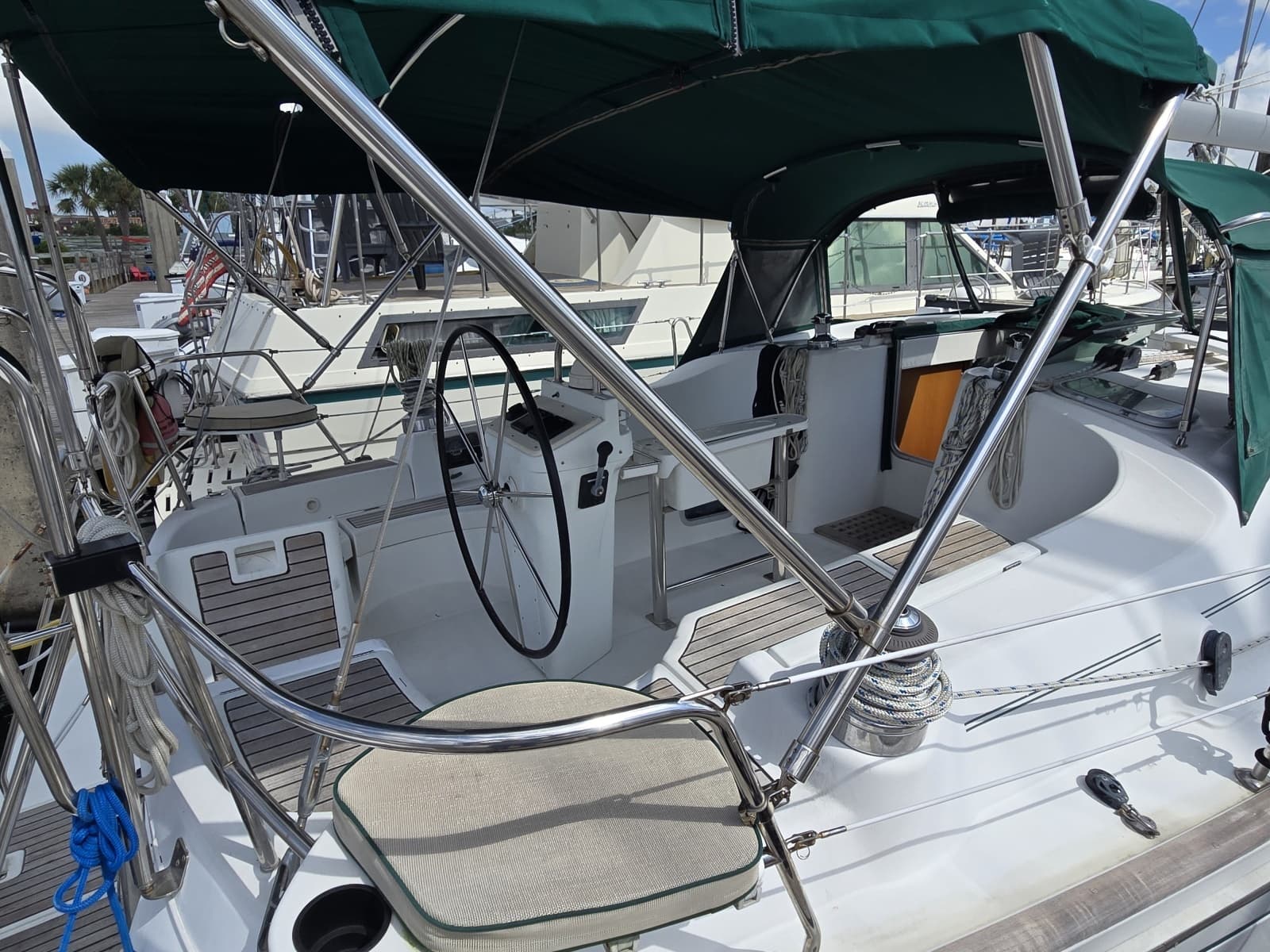 2004 Beneteau 423