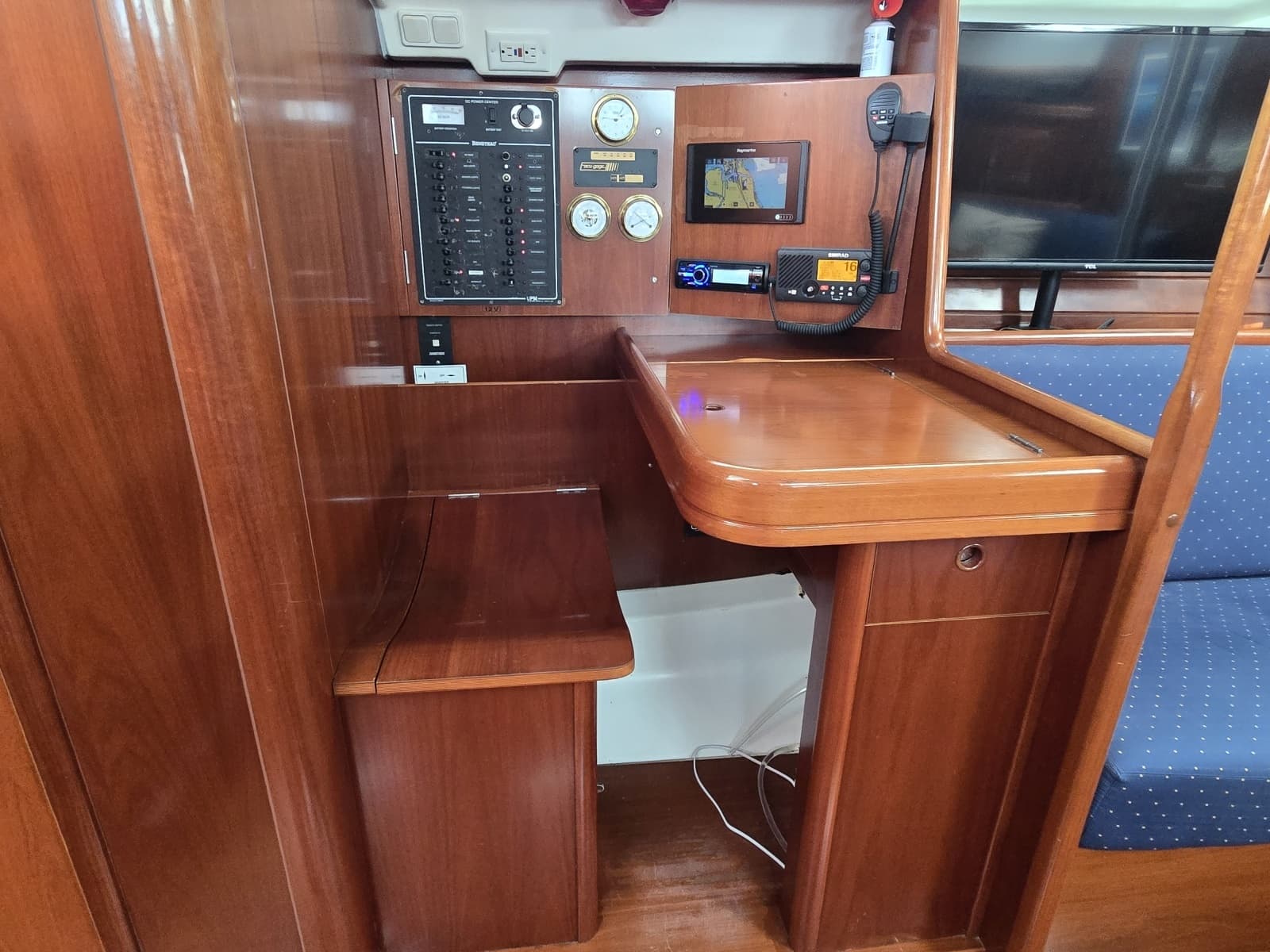 2004 Beneteau 423