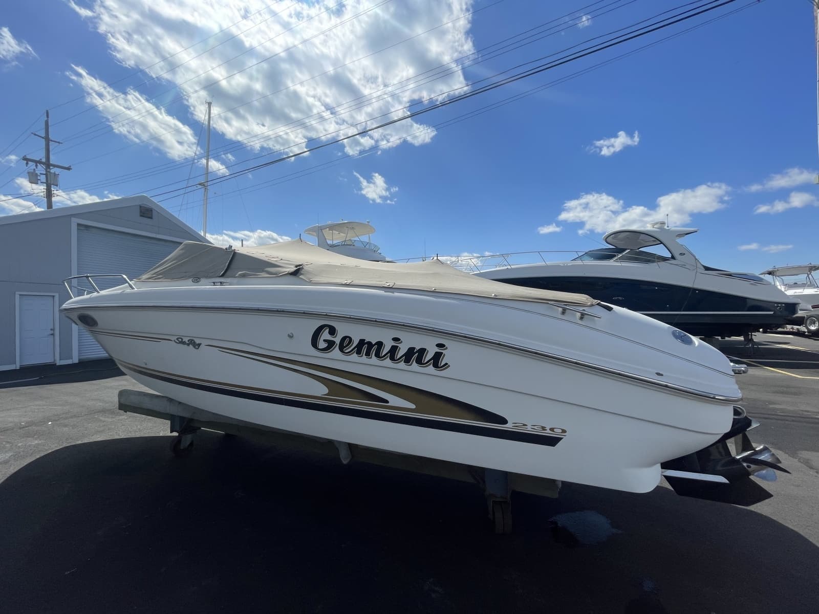2000 Sea Ray 230 Signature