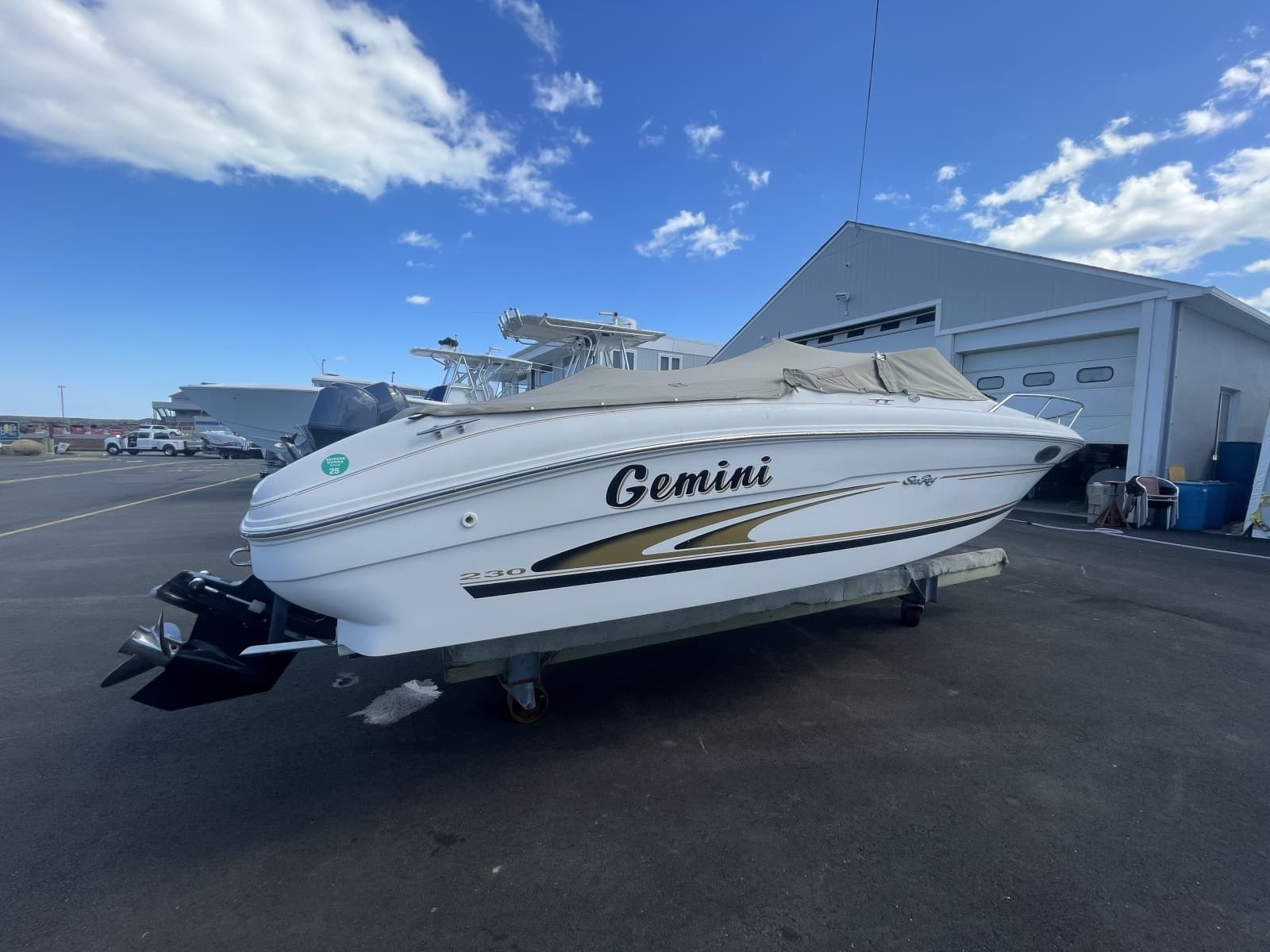 2000 Sea Ray 230 Signature
