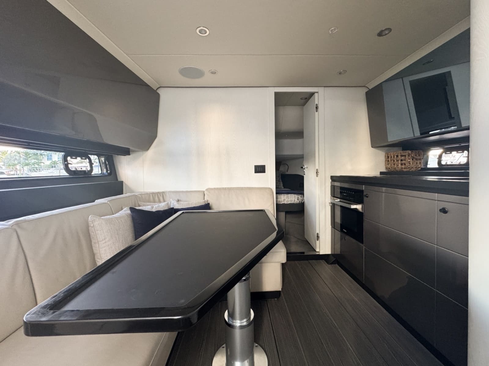 2023 Azimut Verve 47