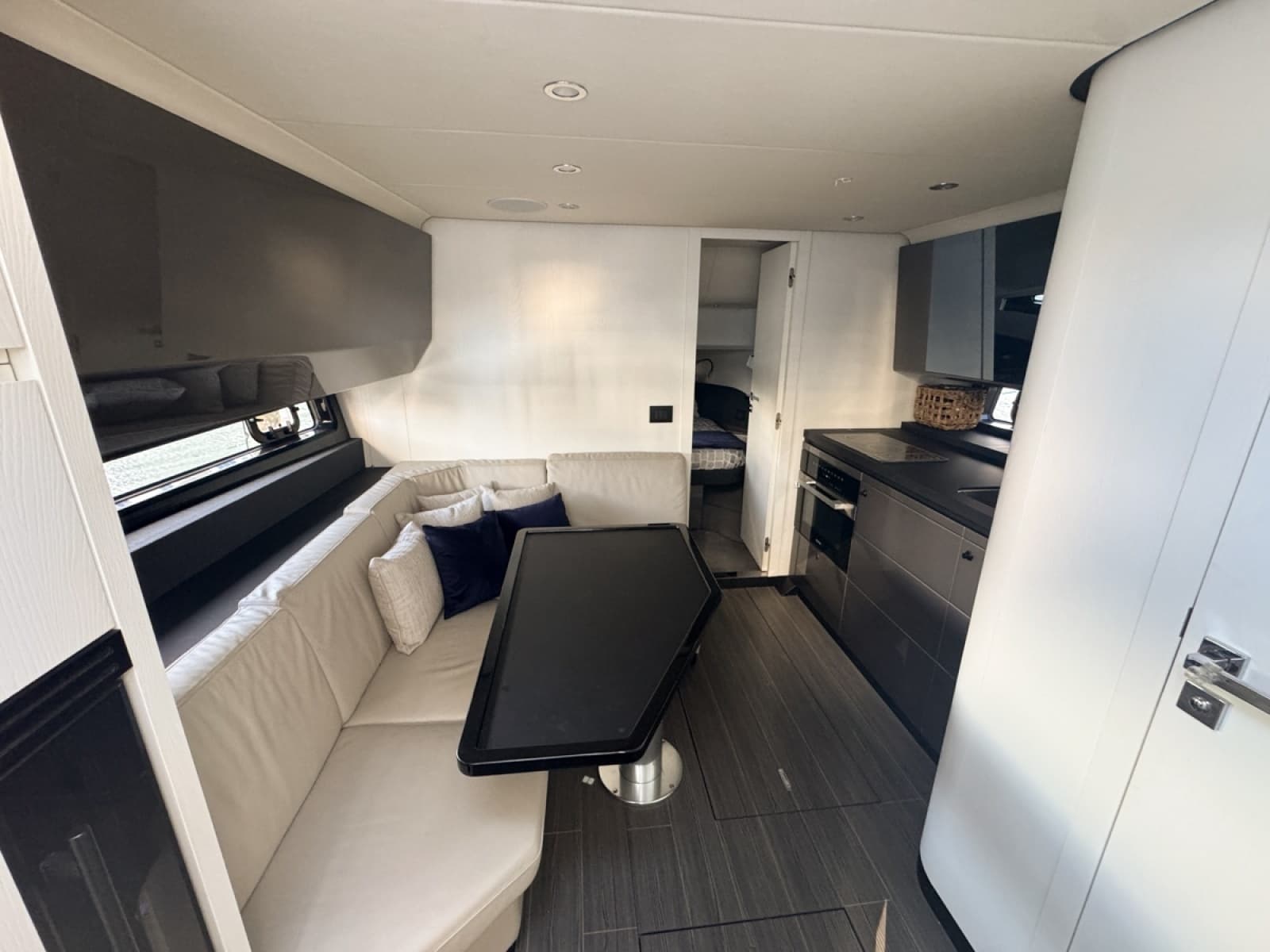 2023 Azimut Verve 47