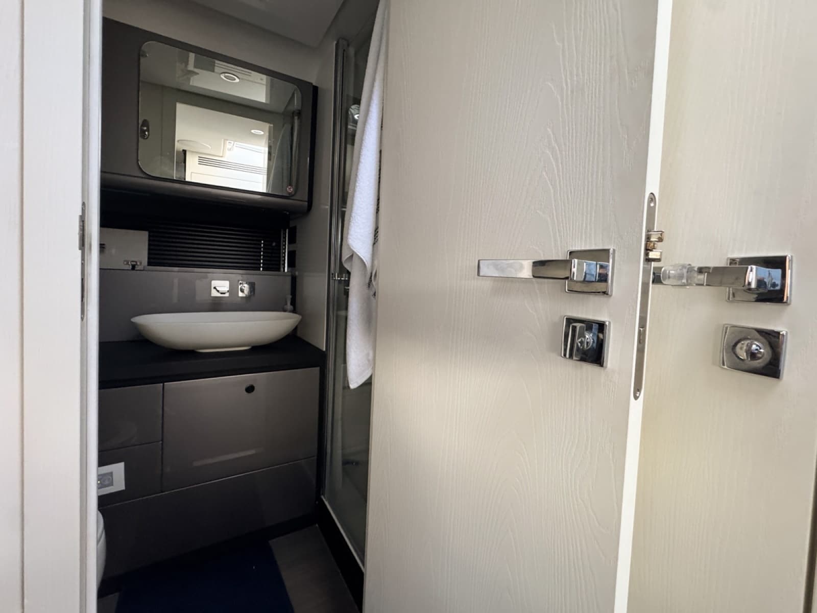 2023 Azimut Verve 47