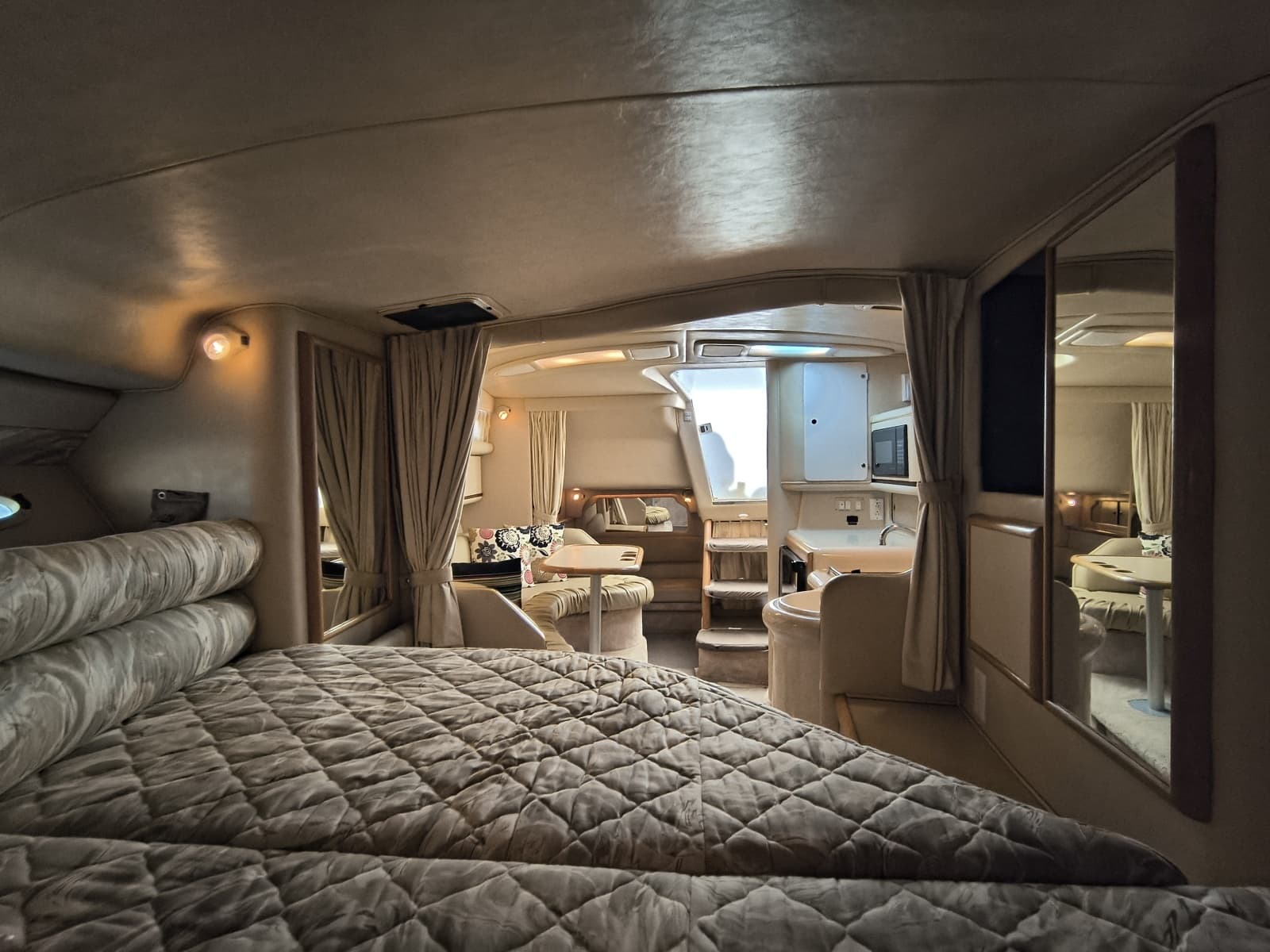 1998 Sea Ray 330 Sundancer