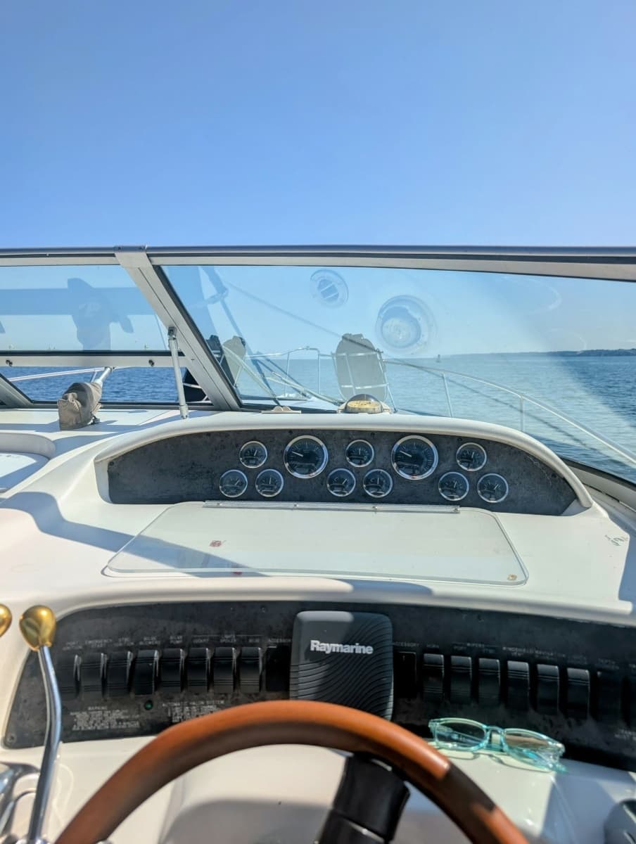 1998 Sea Ray 330 Sundancer