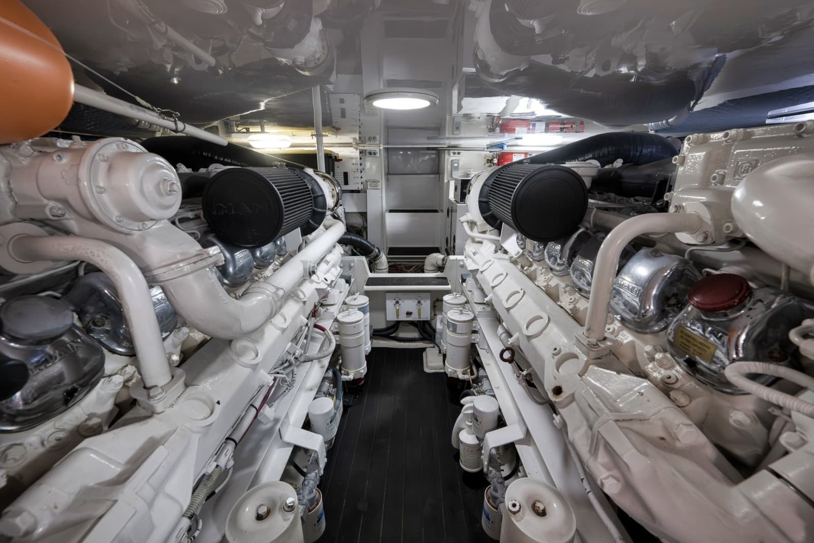 Viking 52 - THE HURRICANE - Engine Room 