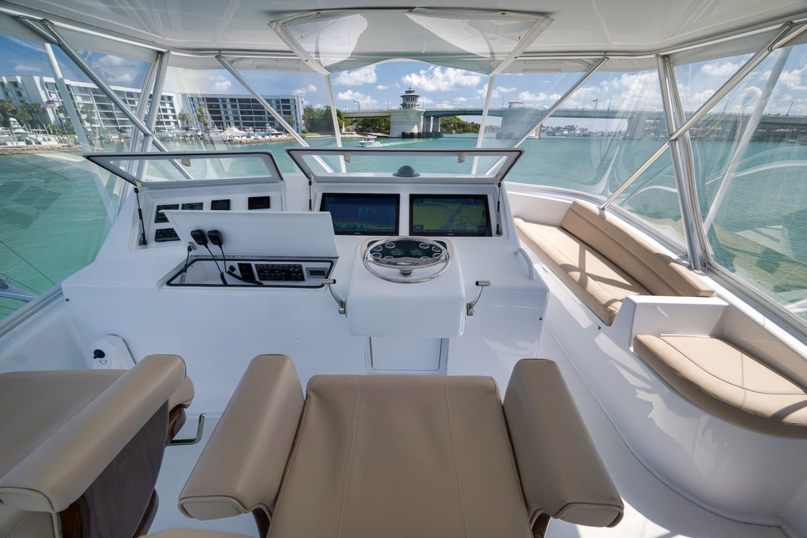 Viking 52 - THE HURRICANE - Flybridge Helm