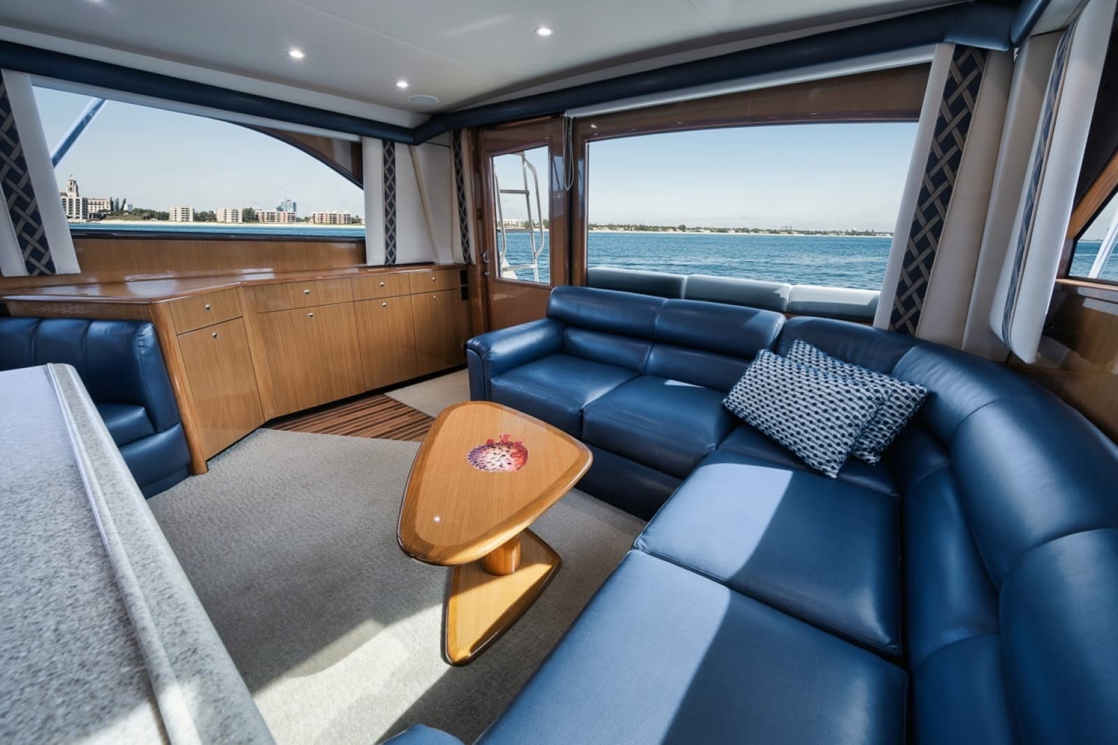 Viking 52 - THE HURRICANE - Salon