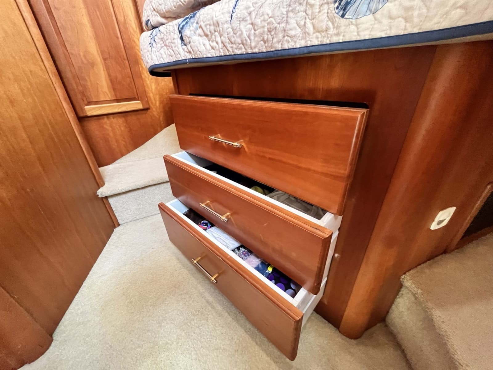 2003 Luhrs 40 Convertible