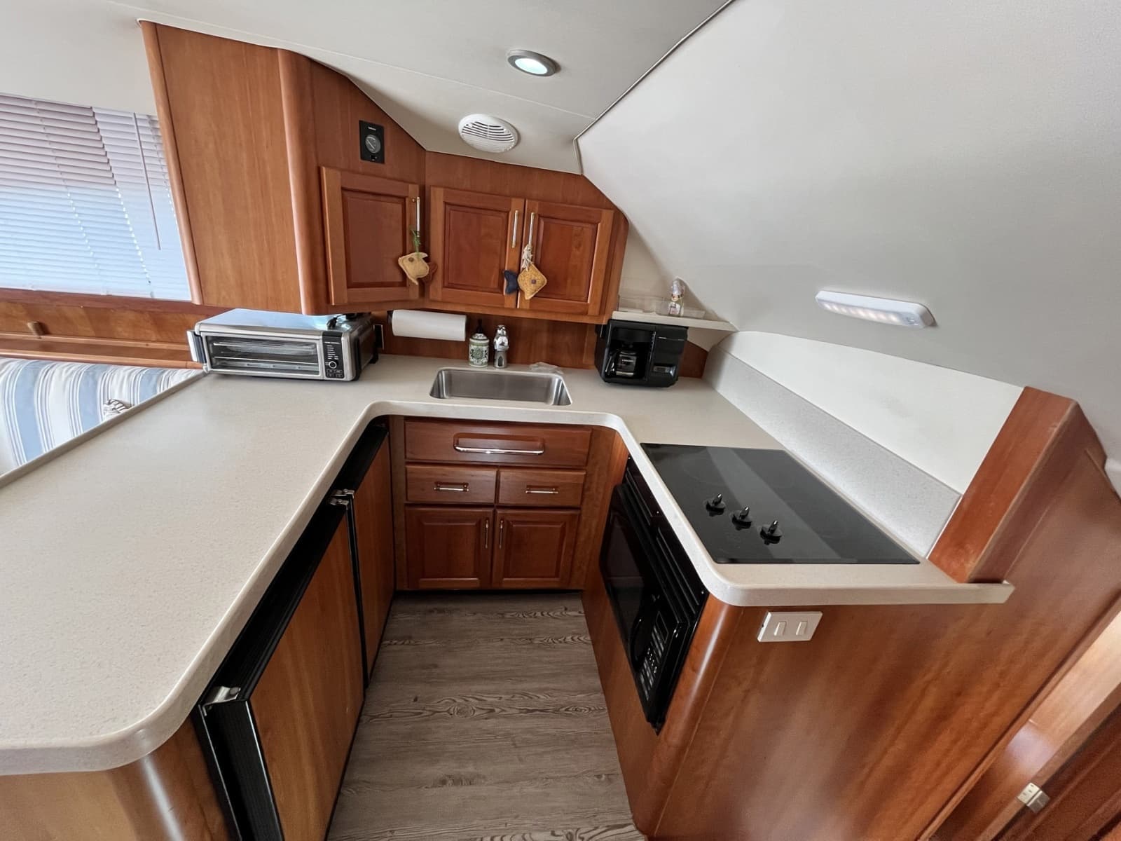 2003 Luhrs 40 Convertible