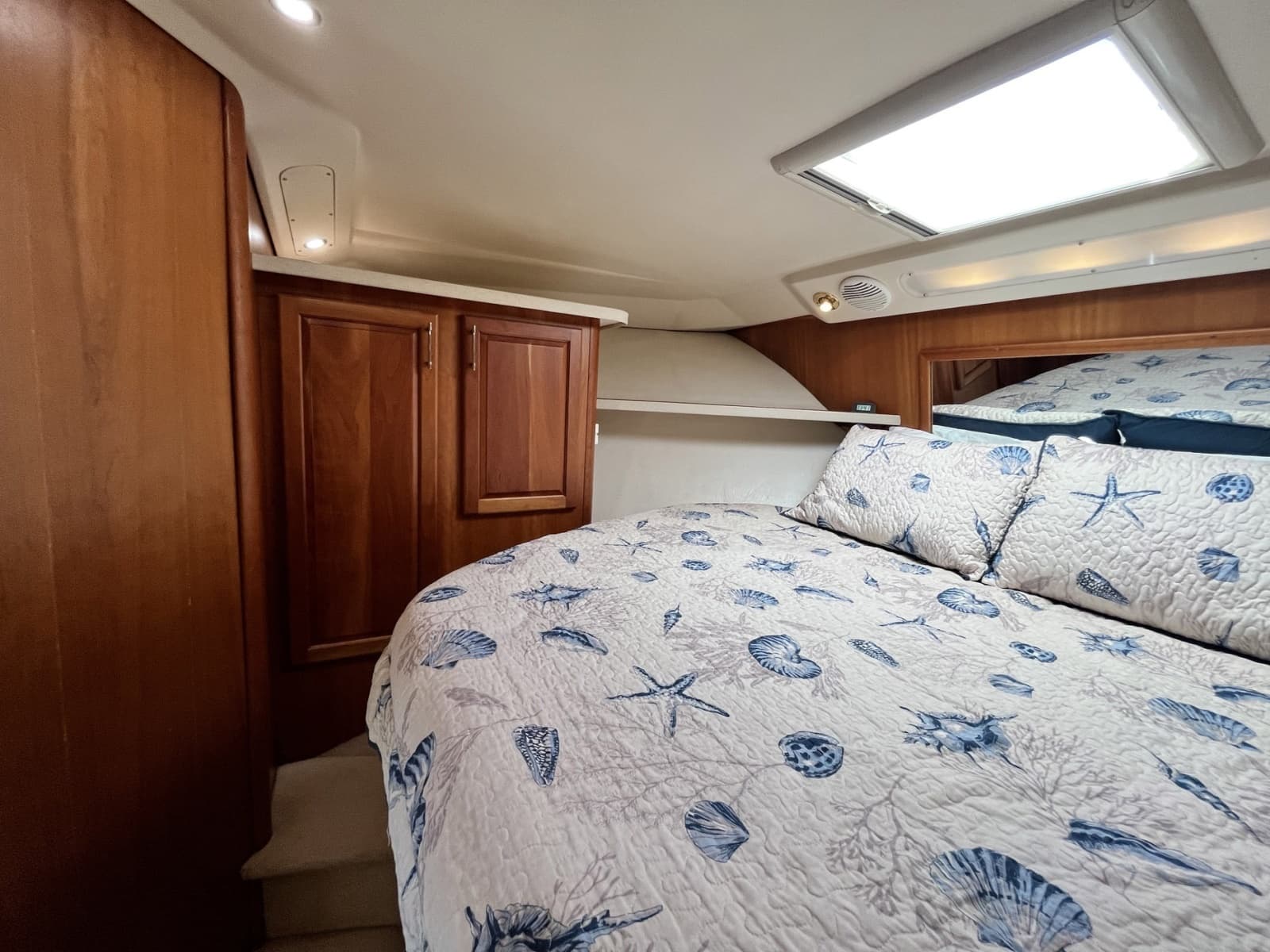 2003 Luhrs 40 Convertible