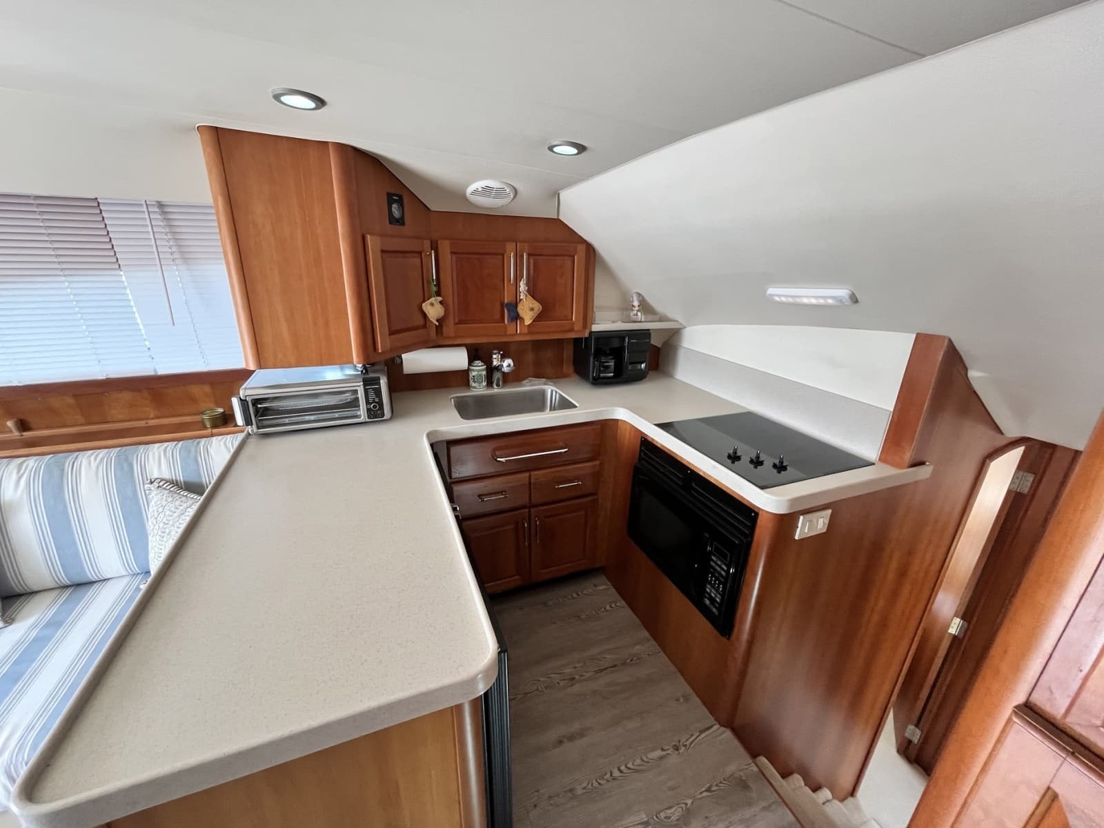 2003 Luhrs 40 Convertible