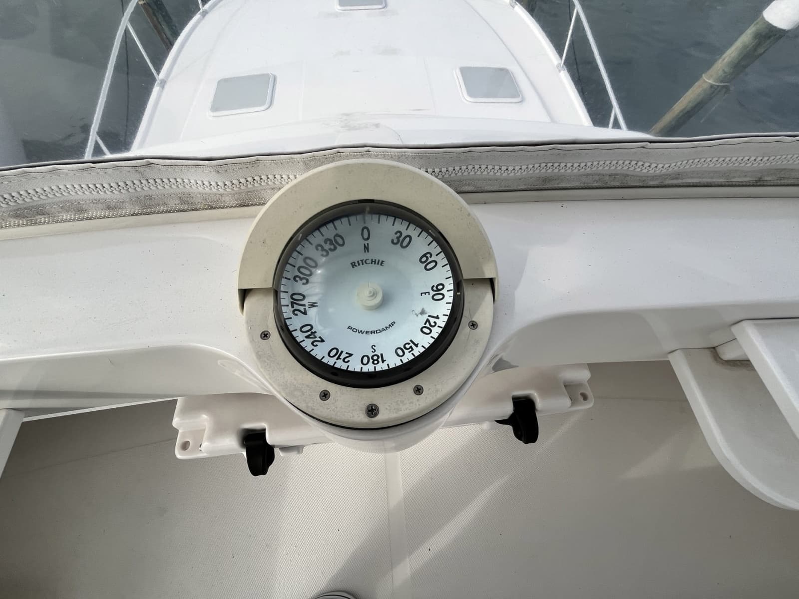 2003 Luhrs 40 Convertible