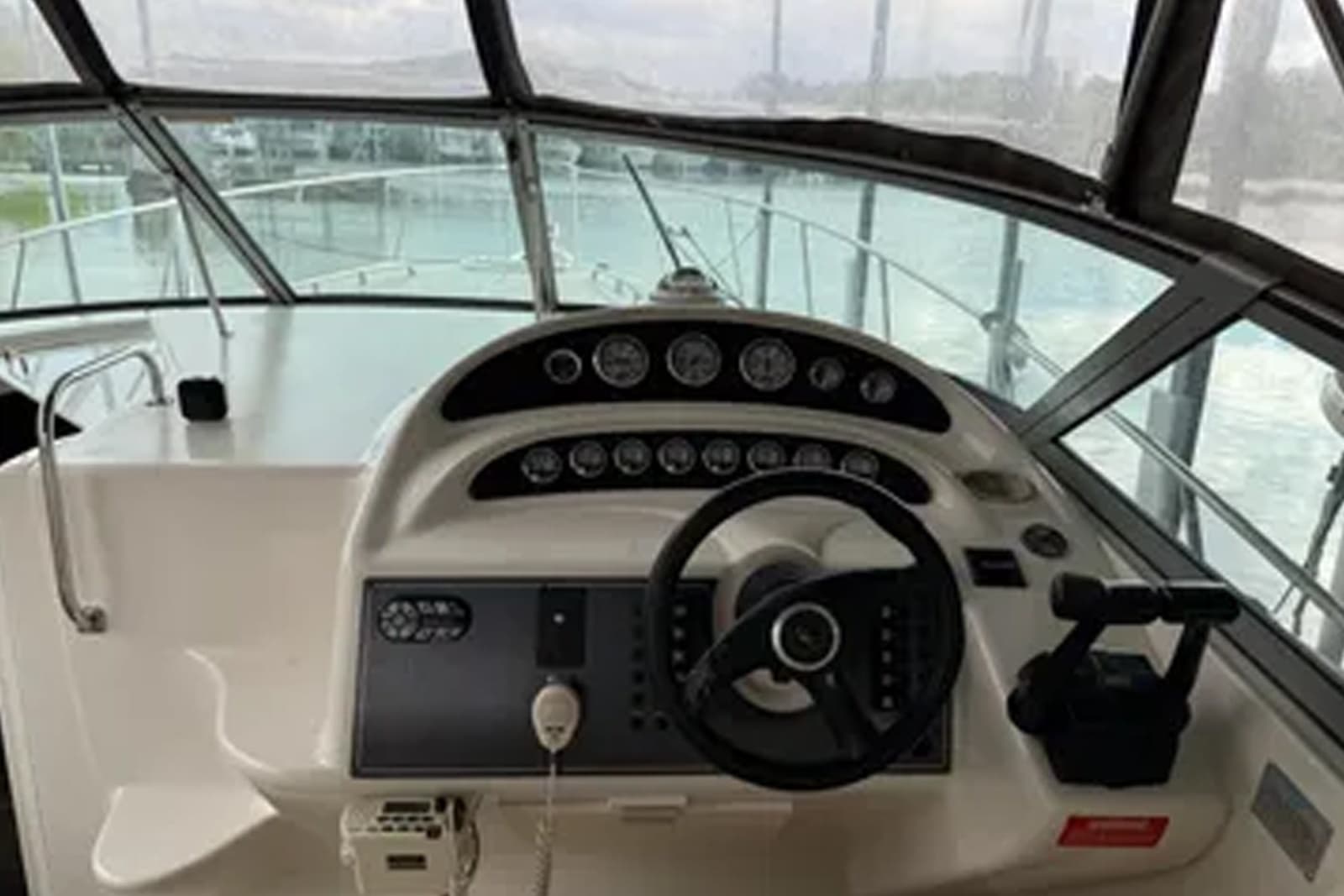 2001 Monterey 322 Cruiser