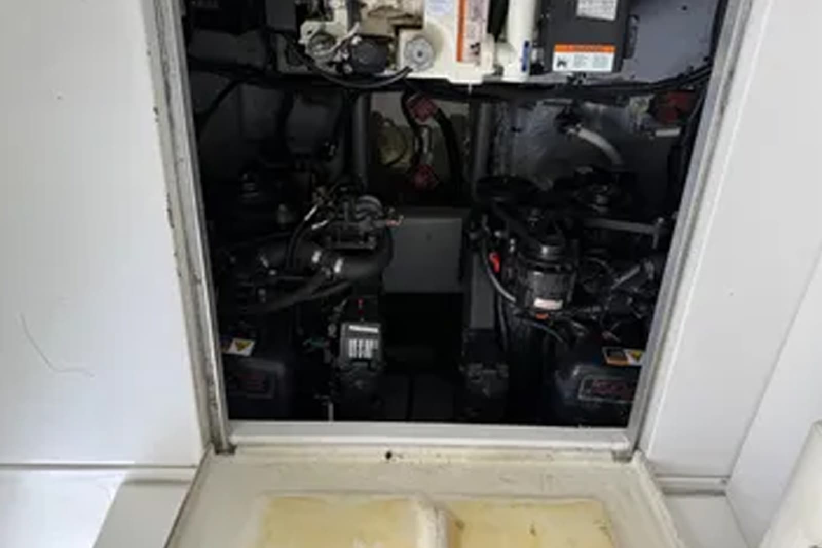 2001 Monterey 322 Cruiser