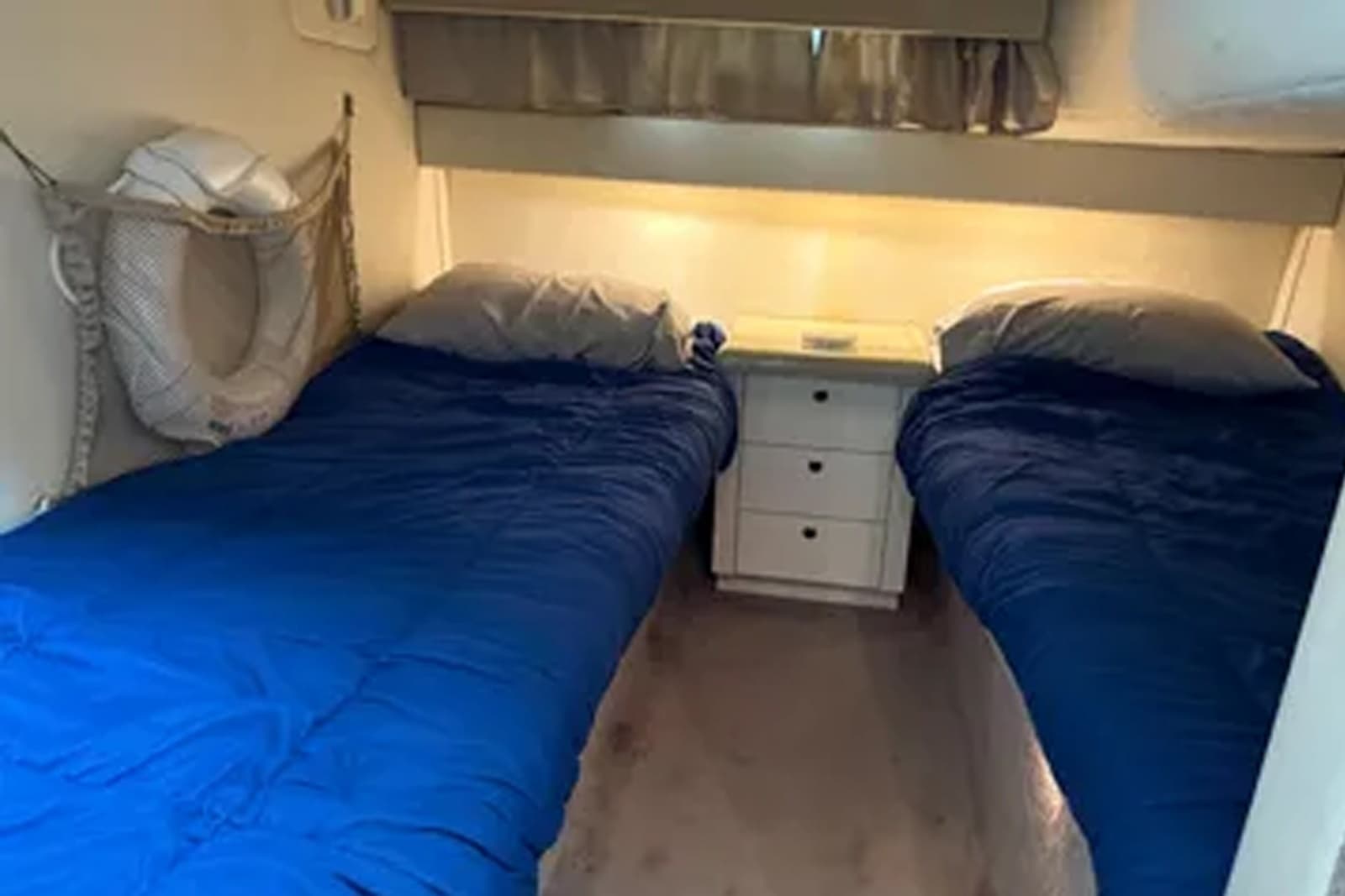 2001 Monterey 322 Cruiser