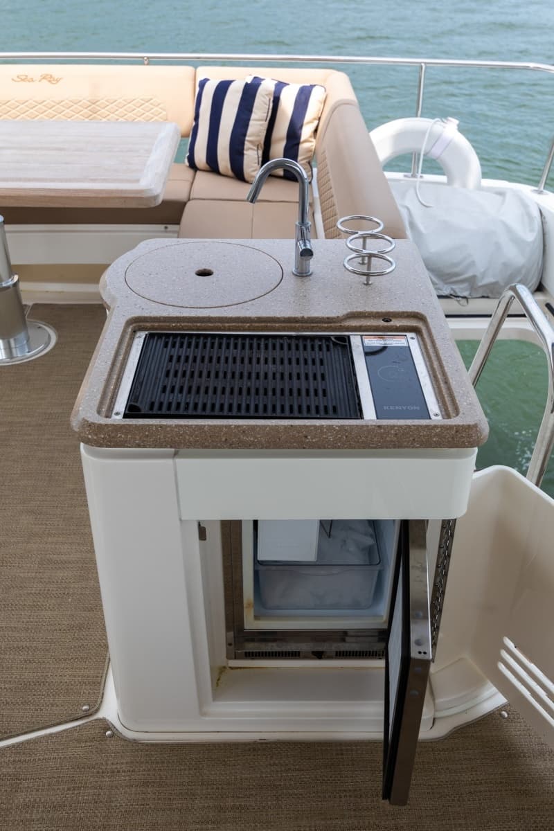 2018 Sea Ray L650 FLY