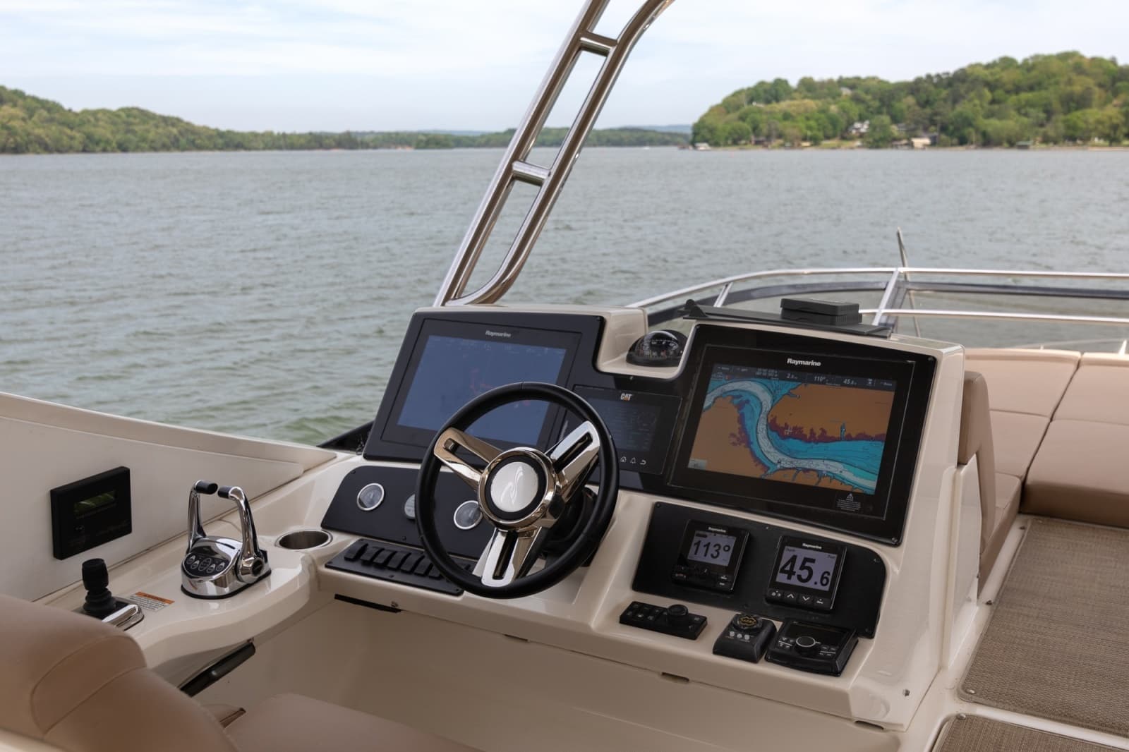 2018 Sea Ray L650 FLY